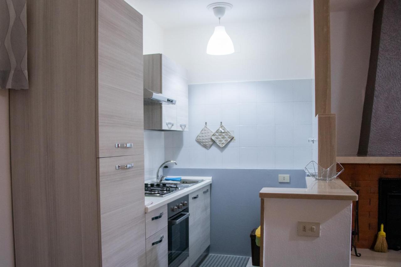 Casa Degli Ulivi Con Parcheggio Privato Apartment Muro Lucano Bagian luar foto