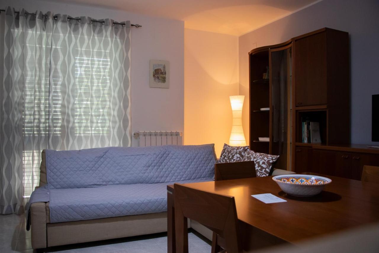Casa Degli Ulivi Con Parcheggio Privato Apartment Muro Lucano Bagian luar foto
