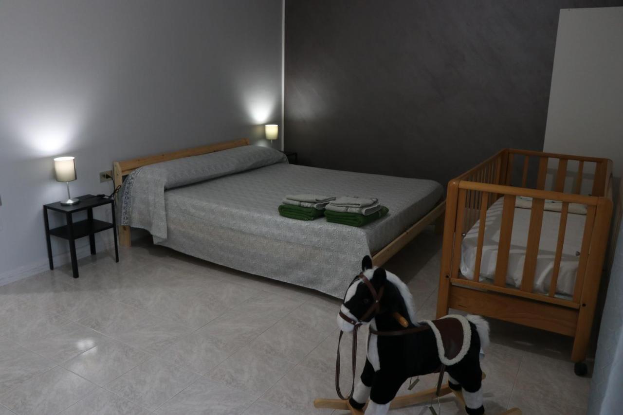 Casa Degli Ulivi Con Parcheggio Privato Apartment Muro Lucano Bagian luar foto